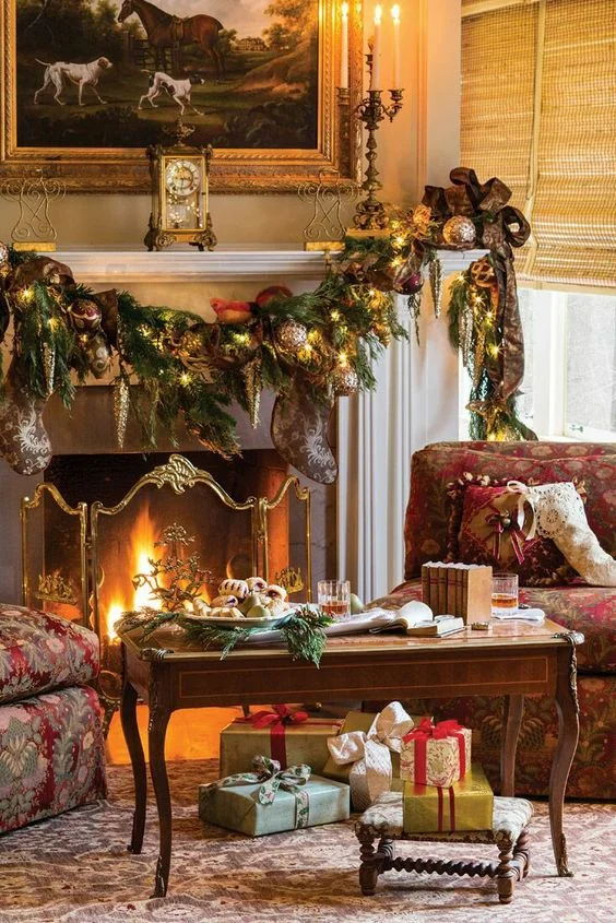 Old New England Christmas Garland Ideas