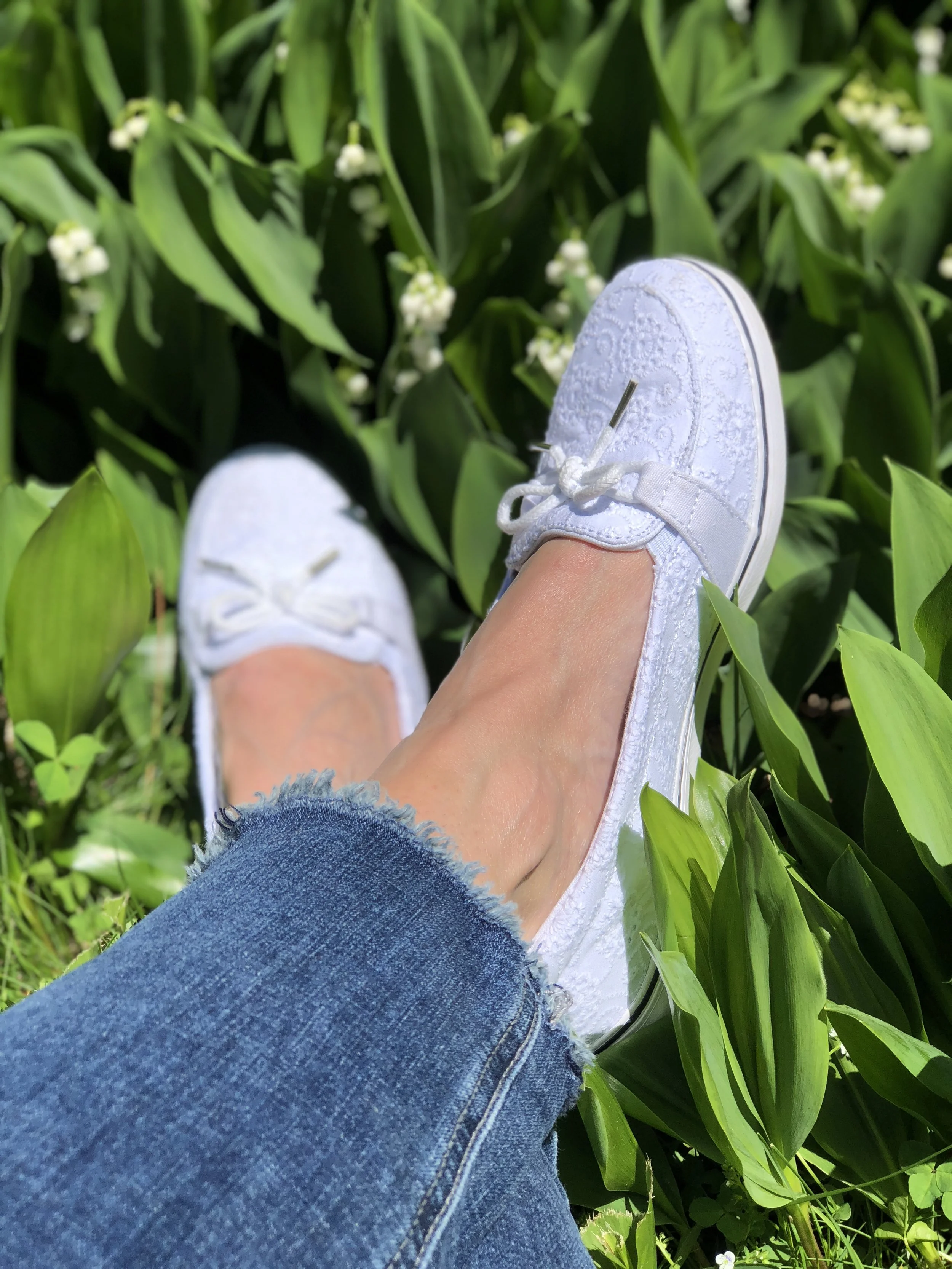 jogger Smelte bånd Take time to smell the roses... I mean lily of the valley in my Grasshopper  shoes - LINDA SMITH DAVIS - NEFL