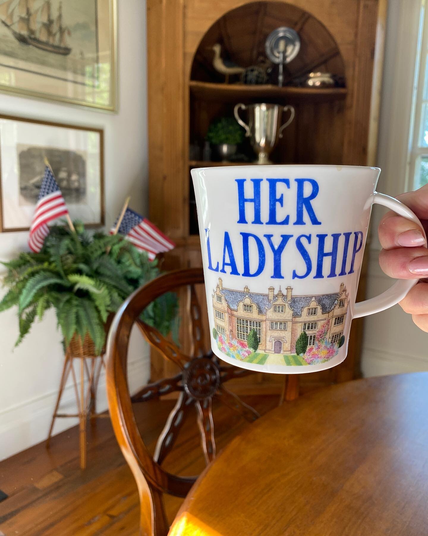 Am I asking too much to be called Her Ladyship in my own home? Having Lords and Ladies as ancestors, I don&rsquo;t think I&rsquo;d be asking too much 😁🤣. Imported from England, I&rsquo;m giving this Bone China coffee mug a test run for my &ldquo;so