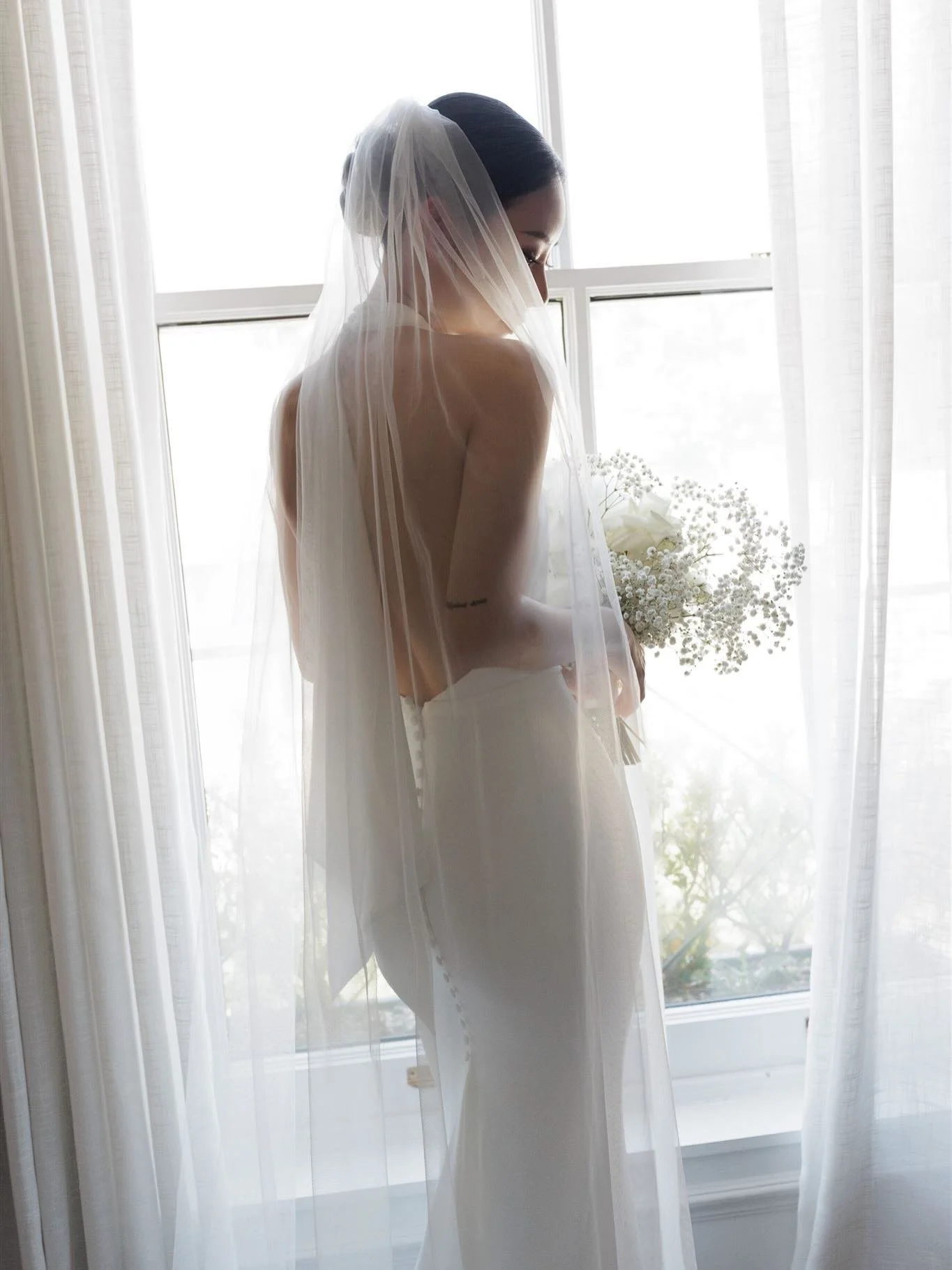 The goddess that is @_chaelee 🤍

Gown @mwlbride 
Photography @inromance_photography @saltatelier_wedding 
Venue @eventsby.alpha_ 
Wedding design, blooms &amp; styling @bohemian_blooms 

#weddingflorals #weddingphotography #weddingdesign #weddingstyl