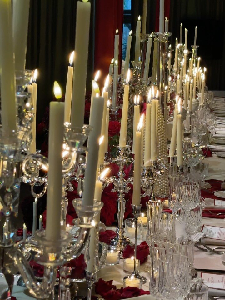 It&rsquo;s the layering that evokes the sharpest heart flutters ❤️&zwj;🔥 

Bride @bricax 
Design, styling &amp; blooms @bohemian_blooms 
Venue @thegrounds @thegroundsevents 
Photography @saltatelier_wedding 
Cake @holysuga 

#weddingstylist #wedding