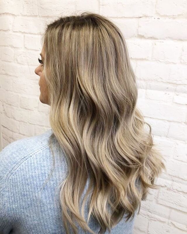 Happy Friday! @heyrayhairdesign has a few openings left today.  Call the salon or book online using the link in our bio!