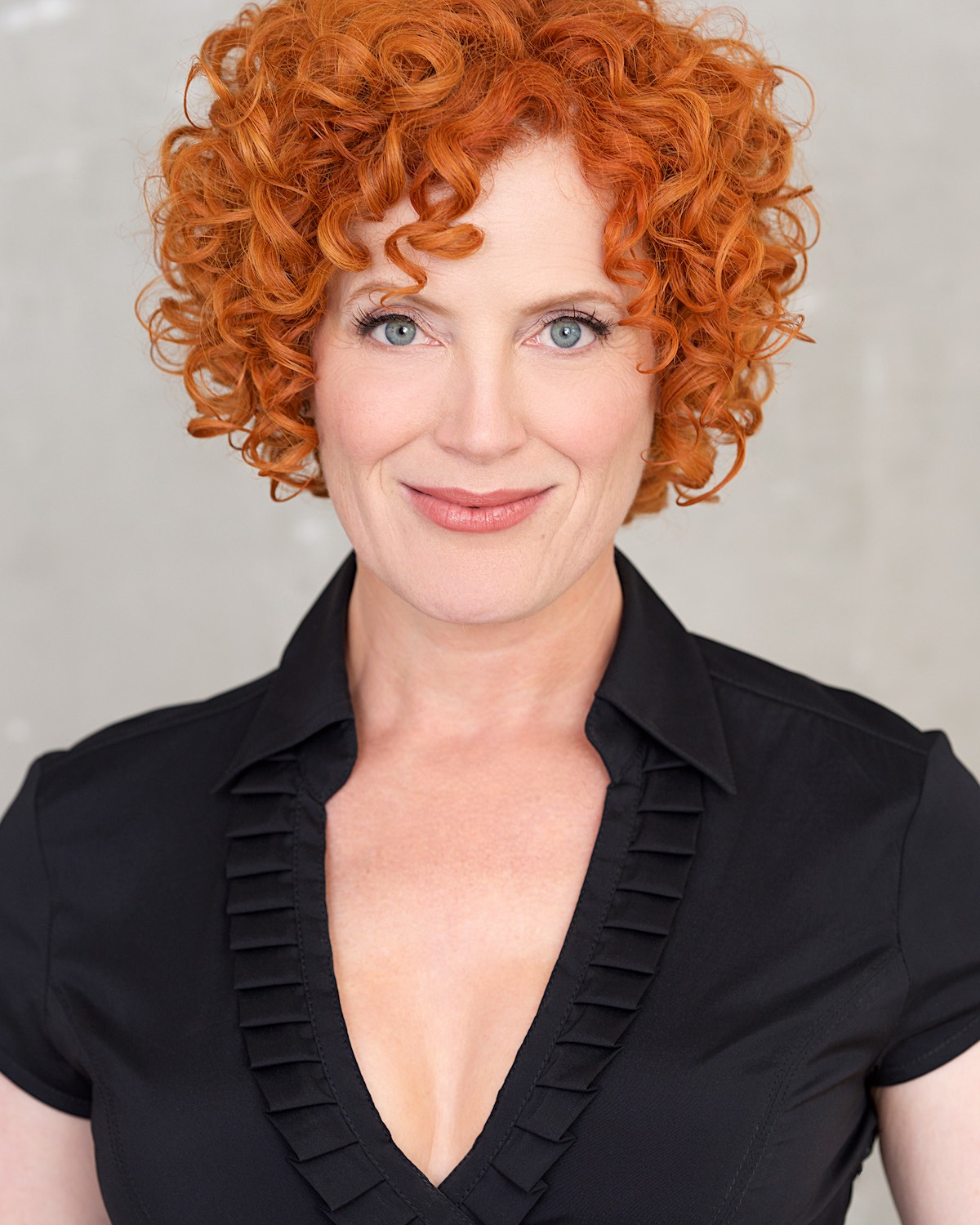 NORAH LONG (Dr Emma Phelps)