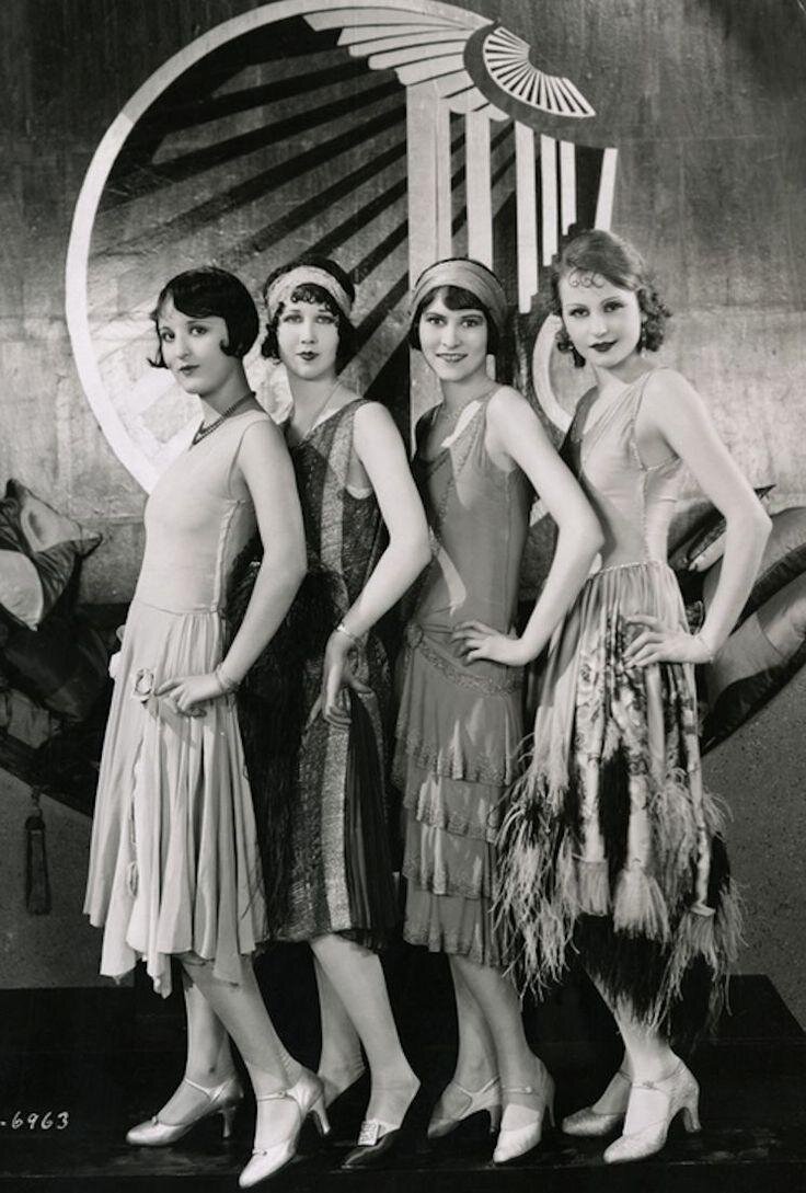 Flapper-Girls-1920s.jpg