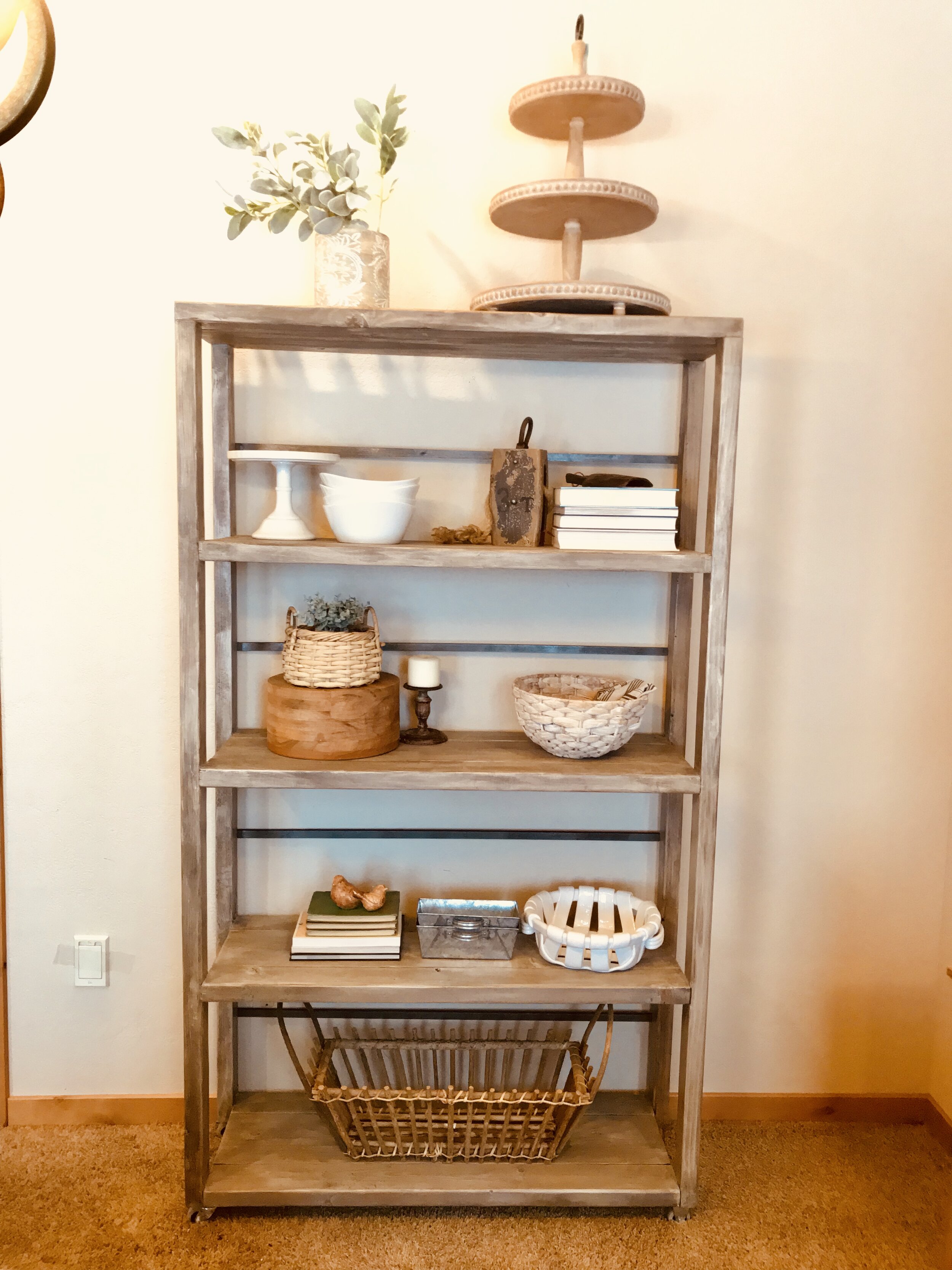 BOOKSHELF/BAKERS RACK
