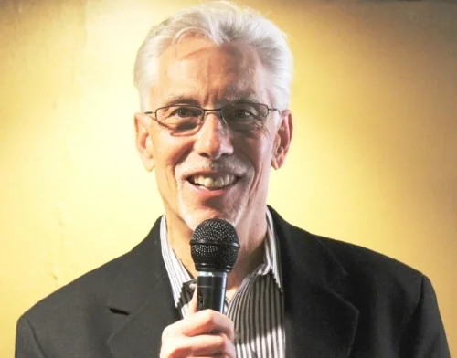 Tom Wells Public Speaker. Shift your consciousness from struggle and frustration to happiness, peace, and relaxation.