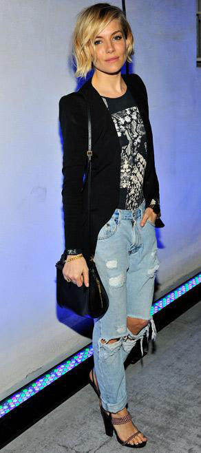 comfort-blue-light-boyfriend-jeans-black-tee-graphic-black-jacket-blazer-black-bag-black-shoe-sandalh-blonde-outfit-celebrity-siennamiller-dinner.jpg