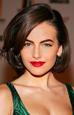 hair-romantic-girly-style-type-camillabelle-green-dress-hair-bob-glamorous-red-lips-eyebrows.jpg