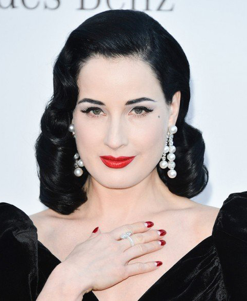 jewelry-retro-style-type-fashion-ditavonteese-waves-pearl-earrings-red-lips-nails-black-dress-glamour.jpg