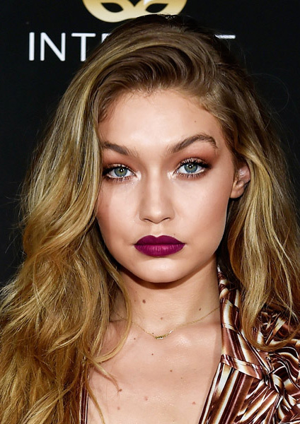 makeup-trendsetter-style-type-fashion-gigihadid-berry-lipstick-dark-eyeshadow-blonde-hair.jpg