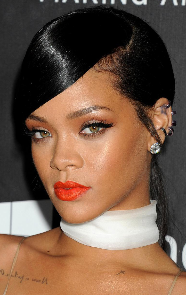 hair-trendsetter-style-type-fashion-rihanna-orangelips-choker-white-wide-black-eyeliner-winged-diamondstud.jpeg