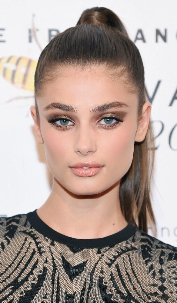 makeup-dramatic-style-type-bronze-smokeyeye-ponytail-nudelips-blueeyes.jpg