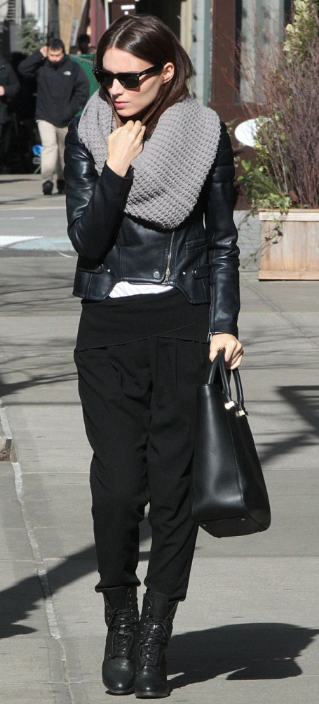 detail-dramatic-style-type-black-street-style-rooneymara-scarf-winter-fall-leather-moto-jacket-slouchy-joggers-pants.jpg