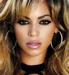 makeup-bombshell-sexy-style-type-beyonce-smokey-eyeshadow-hoop-earrings.jpg