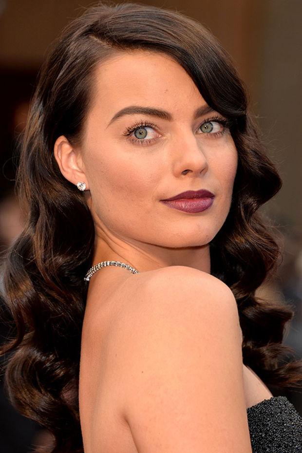 hair-bombshell-sexy-style-type-margotrobbie-academy-awards-2014-brunette-long-wavy-strapless-dark.jpg