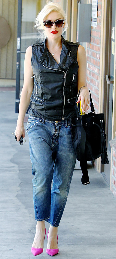 detail-rebel-grunge-style-type-gwenstefani-boyfriend-jeans-black-moto-vest-leather-pumps-bright-pink-black-bag-sunglasses.jpg