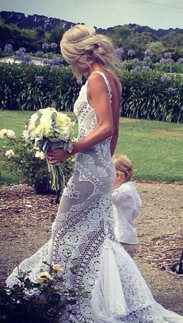 elegant-bohemian-style-type-white-gown-wedding-lace.jpg