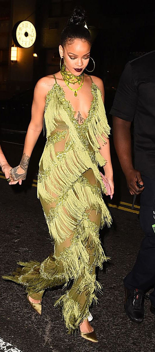 elegant-trendsetter-style-type-fashion-rihanna-green-fringe-flapper-dress-modern-choker-hoops-earrings-bun-hair-pumps.jpg