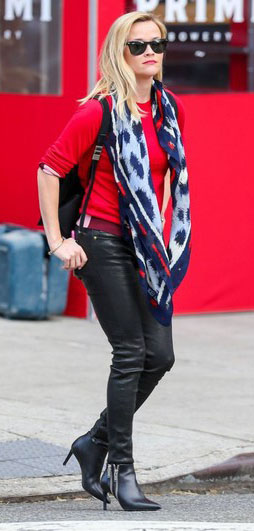 black-skinny-jeans-red-tee-blue-navy-scarf-print-howtowear-fashion-style-outfit-fall-winter-black-bag-pack-sun-reesewitherspoon-black-shoe-booties-blonde-lunch.jpg
