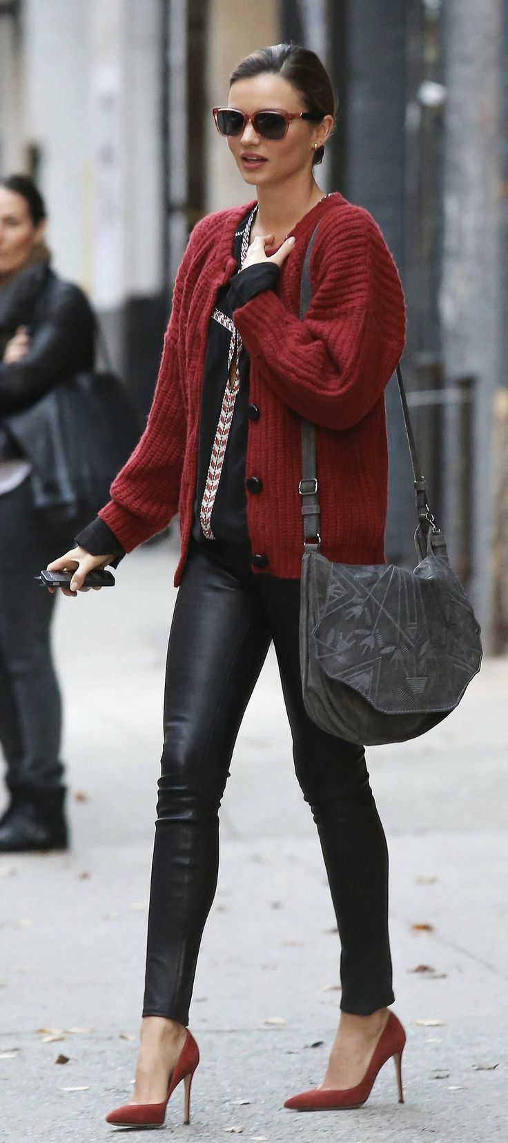 black-skinny-jeans-black-top-blouse-peasant-howtowear-fall-winter-red-cardiganl-leather-red-shoe-pumps-gray-bag-sun-bun-mirandakerr-celebrity-model-hairr-classic-dinner.jpg