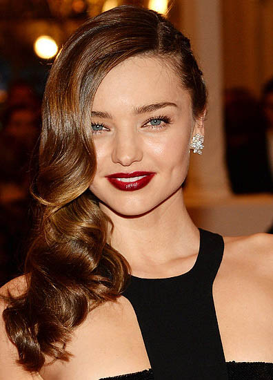 hair-mirandakerr-hairr-dark-red-lips-sidepart-wavy.jpg