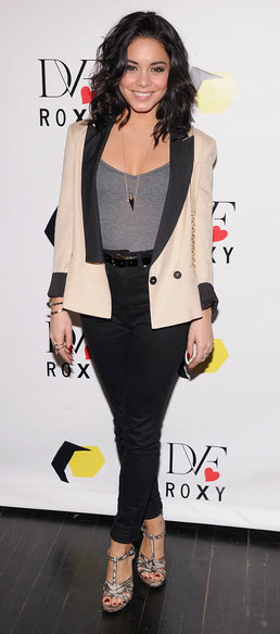 black-skinny-jeans-grayl-top-tank-white-jacket-blazer-tuxedo-belt-gray-shoe-sandalh-necklace-pend-vanessahudgens-spring-summer-brun-work.jpg