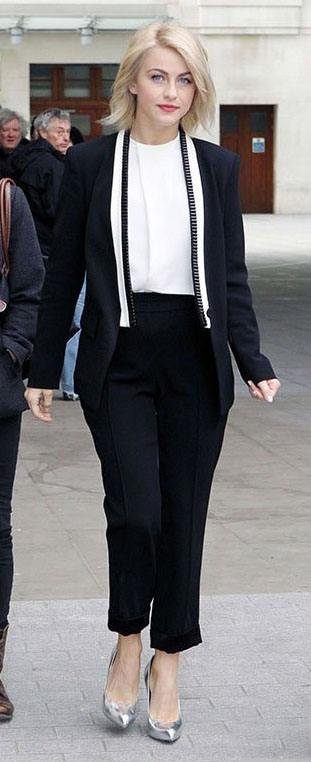 black-slim-pants-white-top-black-jacket-blazer-suit-gray-shoe-pumps-juliannehough-blonde-fall-winter-work.jpg