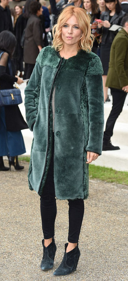 black-skinny-jeans-green-dark-jacket-coat-fur-black-shoe-booties-siennamiller-fall-winter-blonde-dinner.jpg