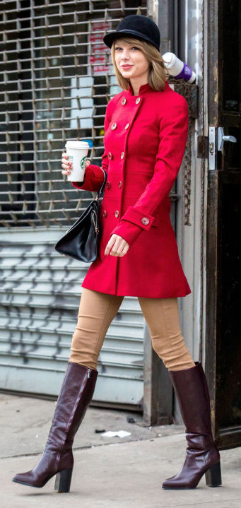 o-tan-skinny-jeans-red-jacket-coat-taylorswift-wear-outfit-fashion-fall-winter-brown-shoe-boots-celebrity-streetstyle-newyork-blonde-black-bag-hat-lunch.jpg