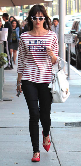 black-skinny-jeans-red-tee-stripe-red-shoe-flats-white-bag-sun-french-camillabelle-brun-spring-summer-weekend.jpg