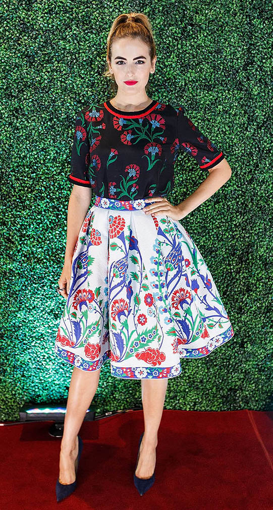 white-aline-skirt-black-top-outfit-romantic-girly-style-type-ladylike-bell-print-mixed-ponytail-hairr-red-lips-pumps-camillabelle-nordstrom-spring-summer-redcarpet-dinner.jpg