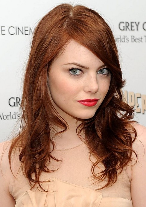 hair-emmastone-makeup-hairr-side-part-swept-wavy.jpg