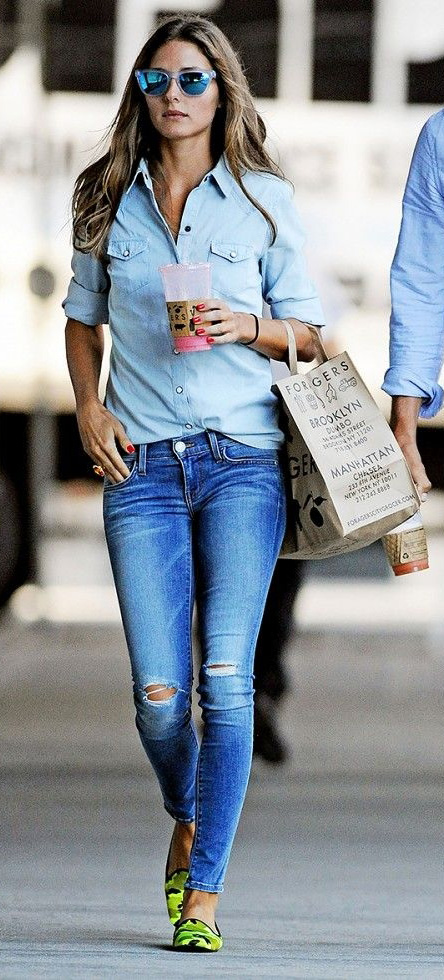 blue-med-skinny-jeans-blue-light-top-collared-shirt-howtowear-style-fashion-spring-summer-chambray-oliviapalermo-street-green-shoe-loafers-sun-hairr-lunch.jpg