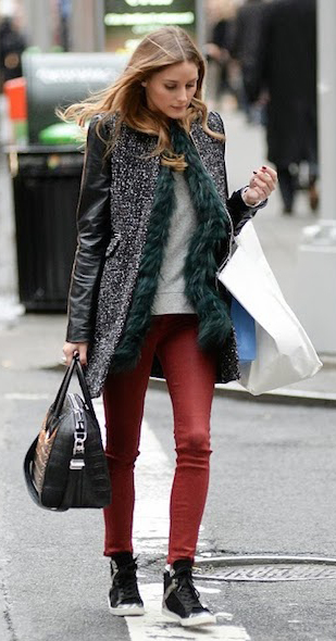 red-skinny-jeans-grayl-sweater-oliviapalermo-wear-outfit-fashion-fall-winter-black-shoe-sneakers-black-jacket-coat-black-bag-hairr-lunch.jpg