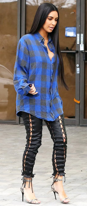 black-skinny-jeans-blue-med-plaid-shirt-kimkardashian-brun-fall-winter-lunch.jpg