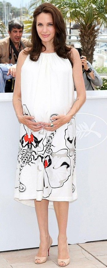 white-dress-swing-maternity-tan-shoe-pumps-angelinajolie-spring-summer-brun-lunch.jpg