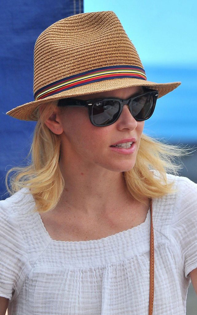 what-to-wear-oval-face-shape-style-haircut-sunglasses-hat-earrings-jewelry-elizabethbanks-blonde.jpg