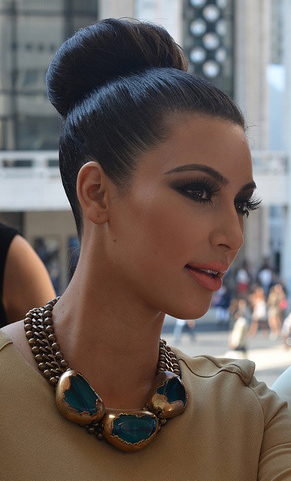 hair-makeup-kimkardashian-brun-jewelry-dramatic-style-type-dark-big-bun-statement-necklace-chunky-eyeshadow-sleek.jpg