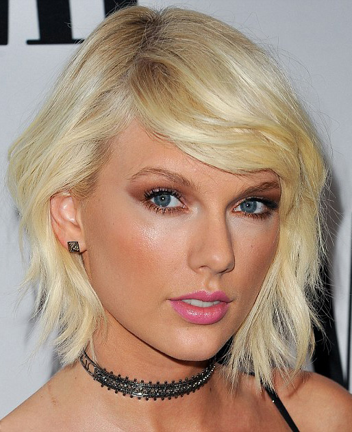 hair-taylorswift-blonde-makeup-bob-textured-bleach-choker-eyeshadow.jpg