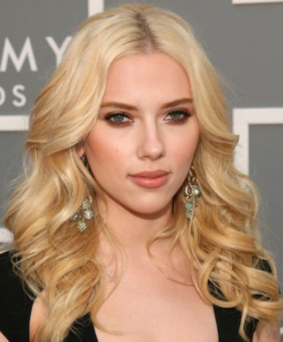 hair-blonde-bombshell-sexy-style-type-scarlettjohansson-blonde-wavy-long-earrings-eyeshadow-makeup.jpg