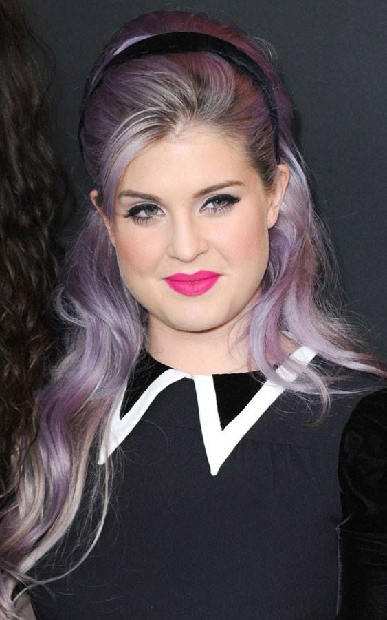 what-to-wear-pear-face-shape-style-haircut-sunglasses-hat-earrings-jewelry-kellyosbourne-purple-headband-pinklips.jpg