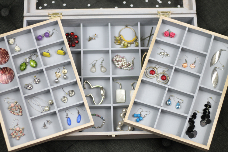 jewelry-box-how-to-organize-jewelry-closet-wardrobe-earrings-rings-necklaces-storage.jpg