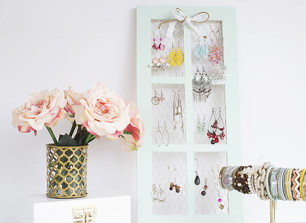 dresser-top-how-to-organize-jewelry-closet-wardrobe-earrings-rings-necklaces-storage-holder-diy.jpg