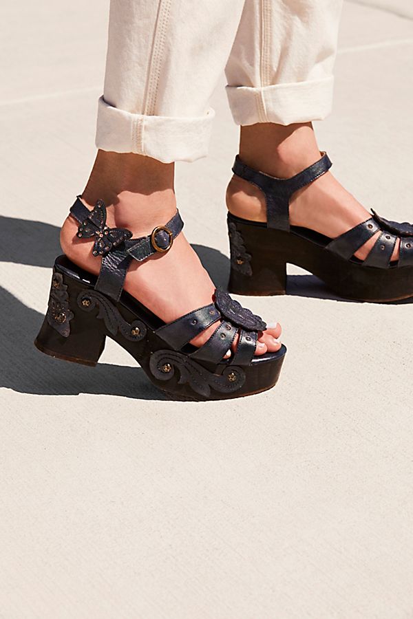 Dalianna Platform Clog