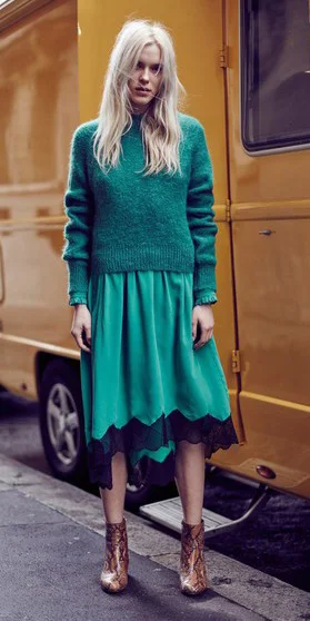 emerald green sweater outfit