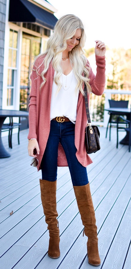 Le Fashion: A Casual-Cool Take On a Cardigan and Jeans Look for Spring