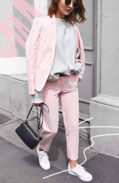 Pastel pink blazer, Outfits with pale pink blazers, Populärt 23 Typer -  