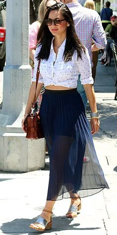 navy maxi skirt outfit