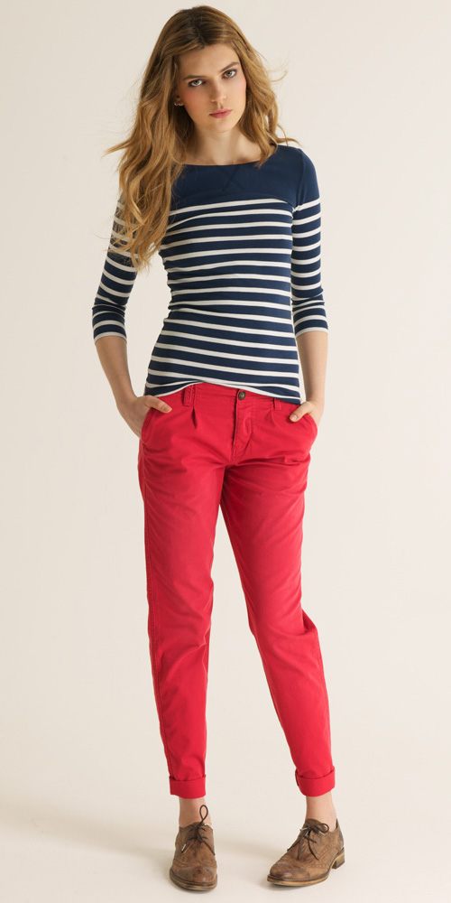 Discover 78+ red trousers with white stripe super hot - in.duhocakina