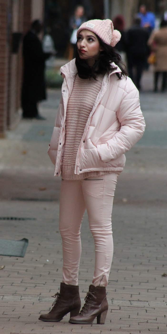 How to Wear Pink Jeans in Winter, Fashion